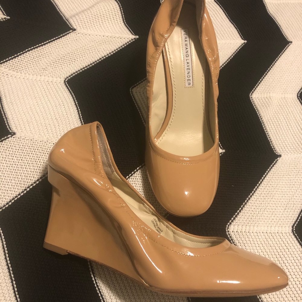 Vera Wang Lavender label patent leather size8